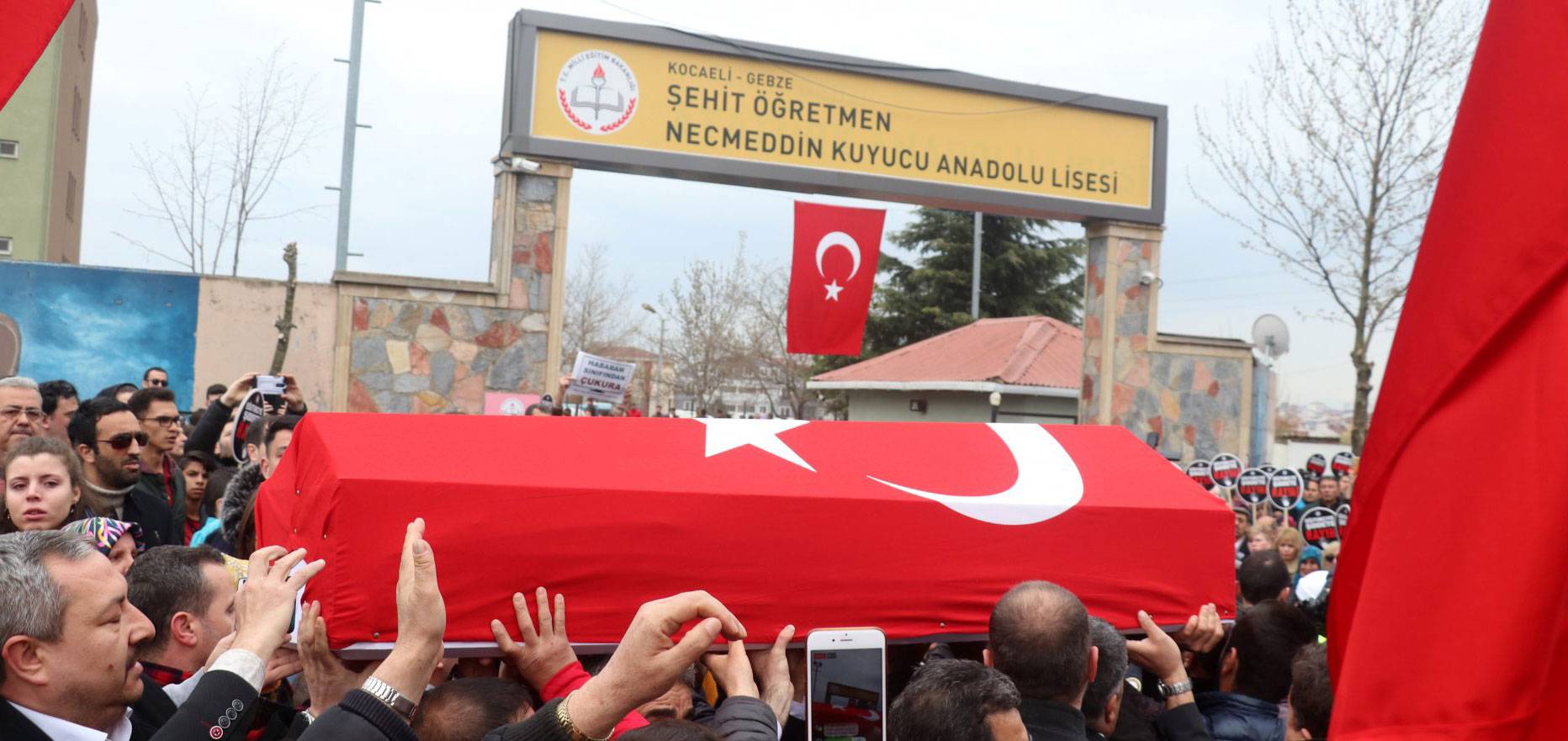 Kocaeli Gebze Atatürk Anadolu Lisesi öğretmeni Necmeddin Kuyucu´nun adı, görev