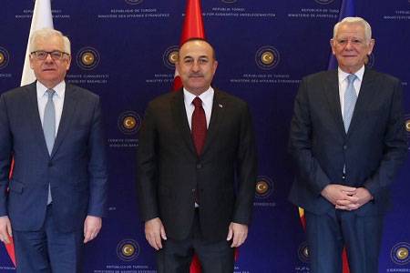 Türkiye-Polonya-Romanya Üçlü Dışişleri Bakanları Toplantısı, Türkiye’nin ev sahipliğinde Ankara’da gerçekleşti.