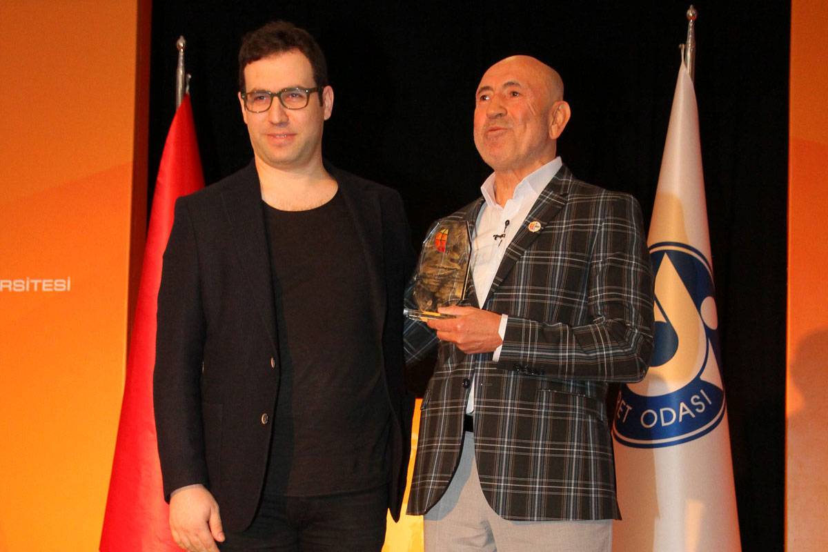 İzmir Ekonomi Üniversitesi (İEÜ) Meslek Yüksekokulu tarafından gerçekleştirilen “Bi’ Dünya