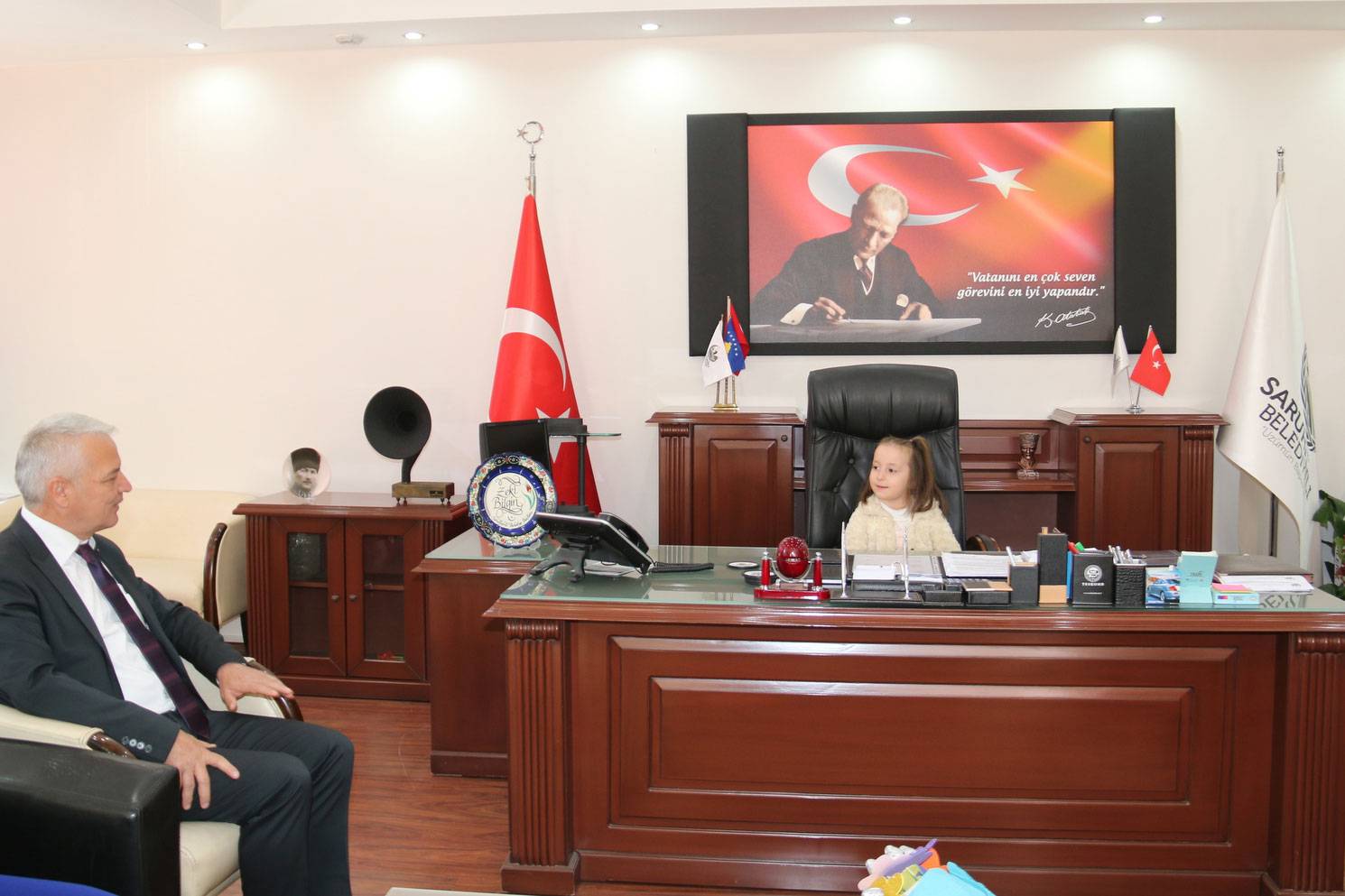 Manisa’nın Saruhanlı Belediye Başkanı Zeki Bilgin, 23 Nisan Milli Egemenlik