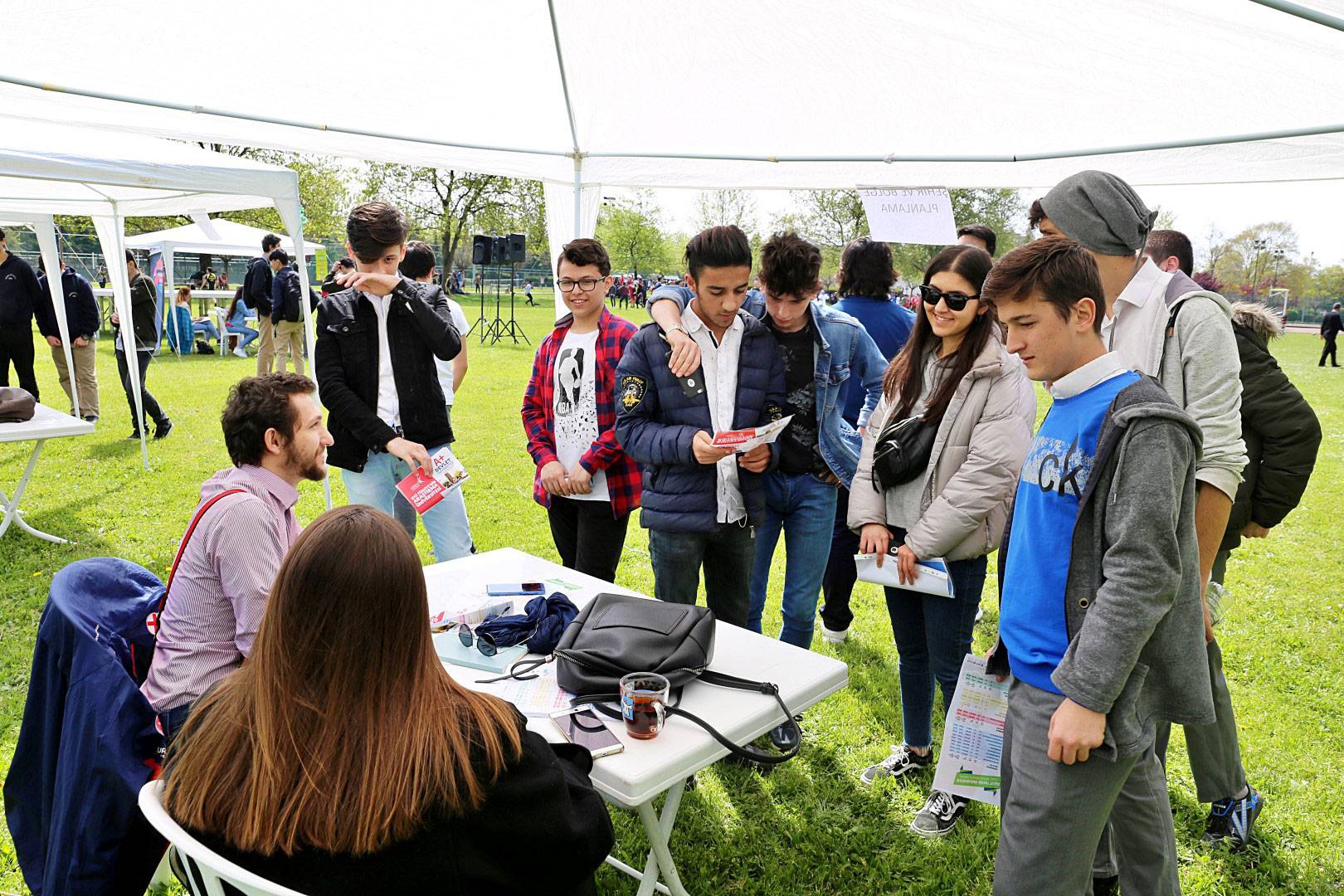 Liseli öğrencilere üniversite ve meslek seçimlerinde klavuz niteliğinde yol göstermek