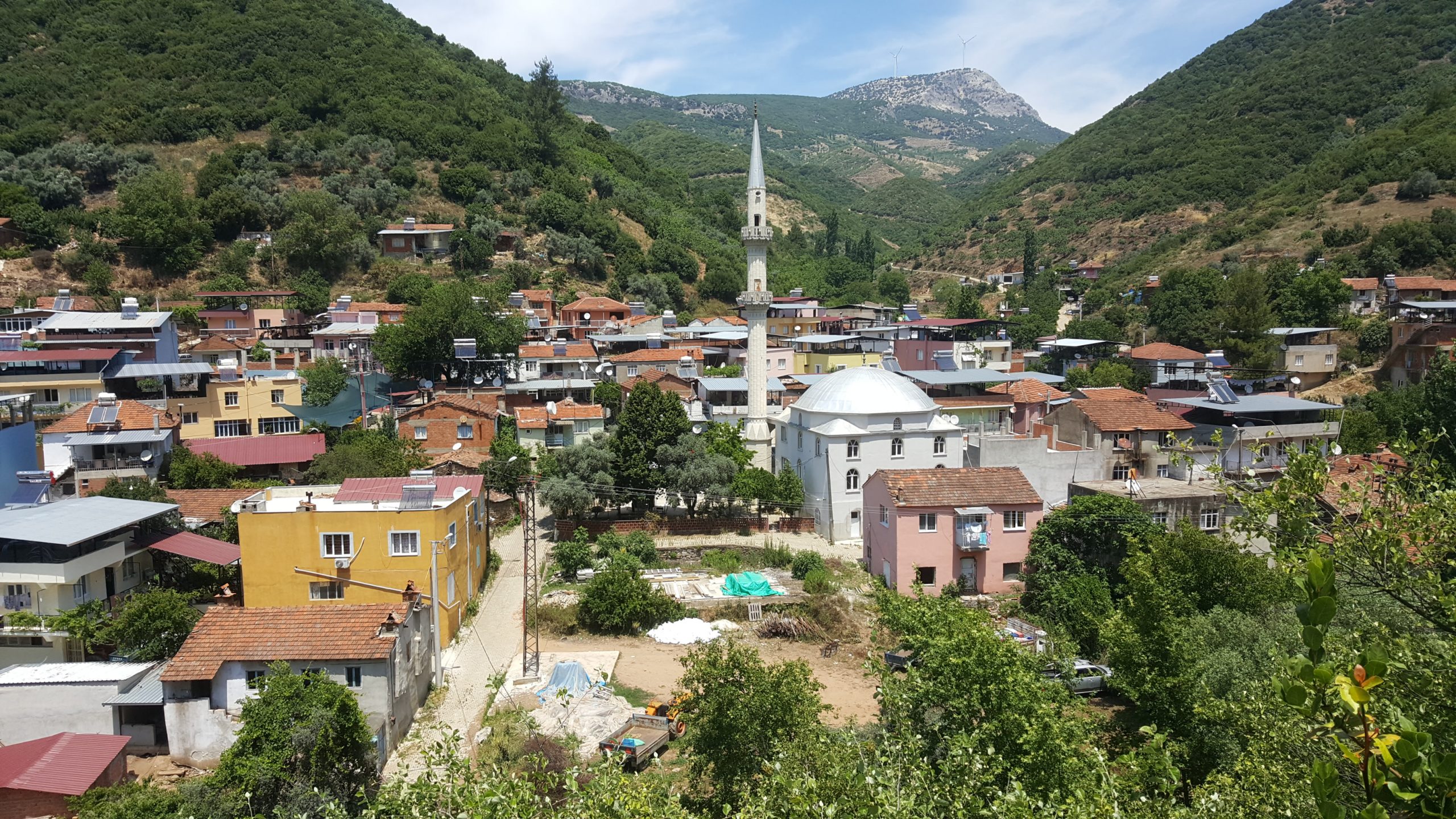 Köylünün Sesi Dergisi’nde bu ayın köyü, inciriyle Türkiye çapında tanınan