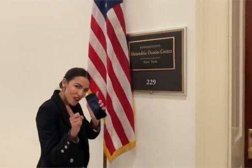 Demokrat Partili sosyalist siyasetçisi Alexandria Ocasio-Cortez, partisinin gelecek vaat eden