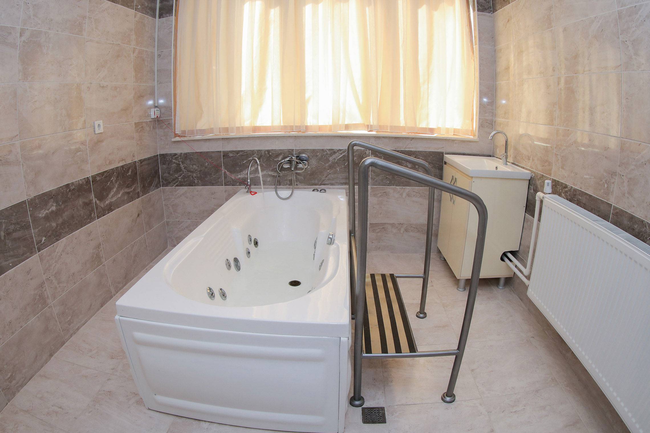 İzmir Dokuz Eylül Üniversitesi Fizik Tedavi ve Rehabilitasyon Merkezi’nde Kaplıca