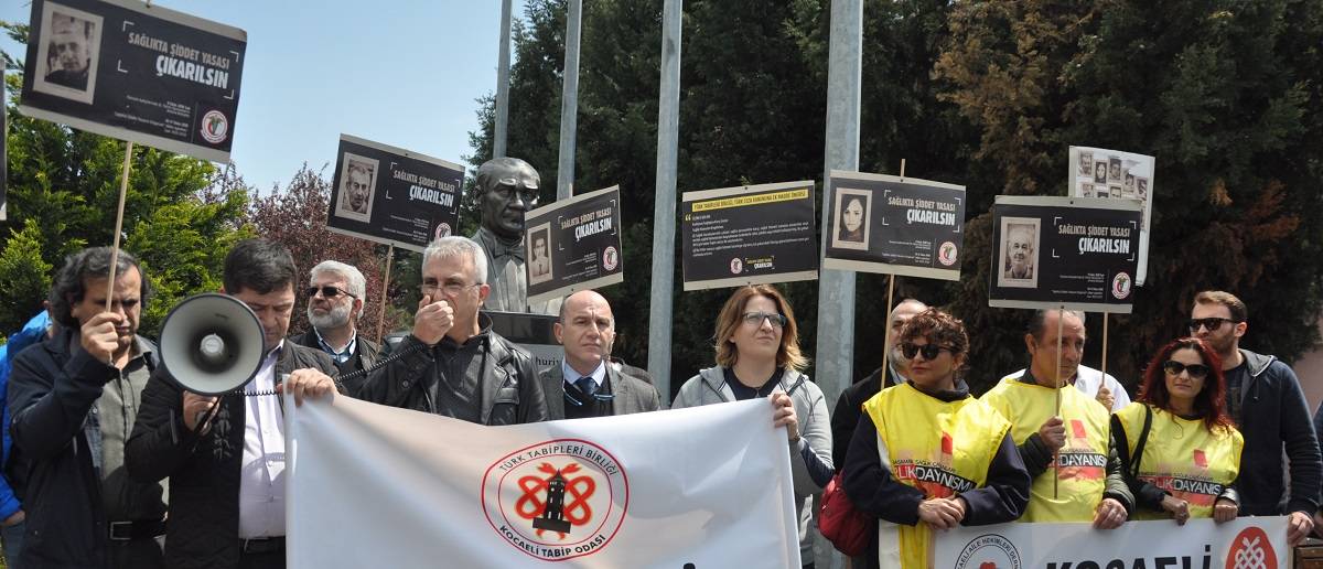 Hasta ve hasta yakınlarının sağlık çalışanlarına karşı uygulamış oldukları şiddete