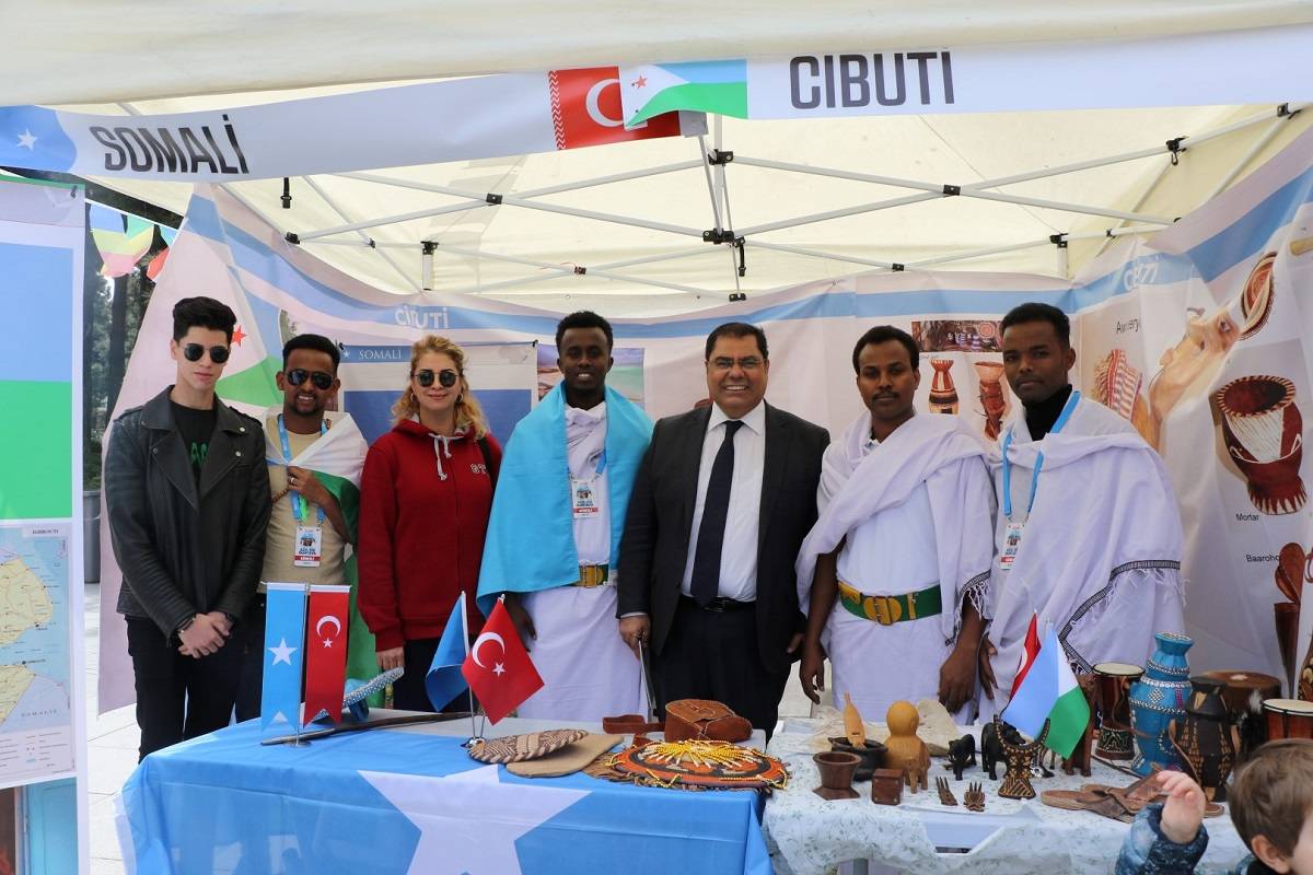 Gebze’de gerçekleştirilen öğrenci buluşmasında GTÜ öğrencilerinin de aralarında bulunduğu uluslararası