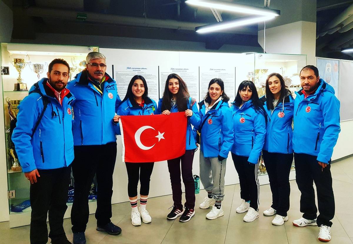 Estonyanın başkenti Tallin’de devam eden Avrupa Curling Şampiyonasında yarı finali