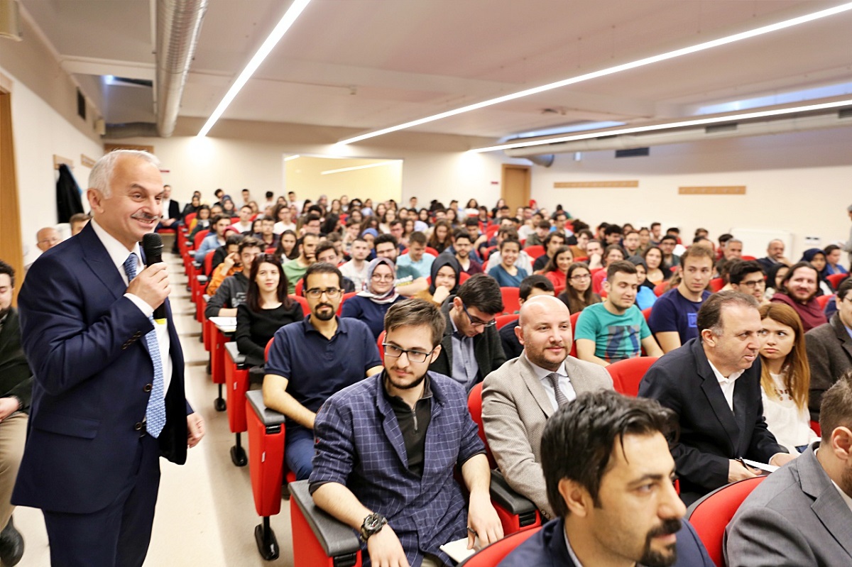 TUSAŞ Genel Müdürü Prof. Dr. Temel Kotil, GTÜ’de gerçekleştirilen zirvede