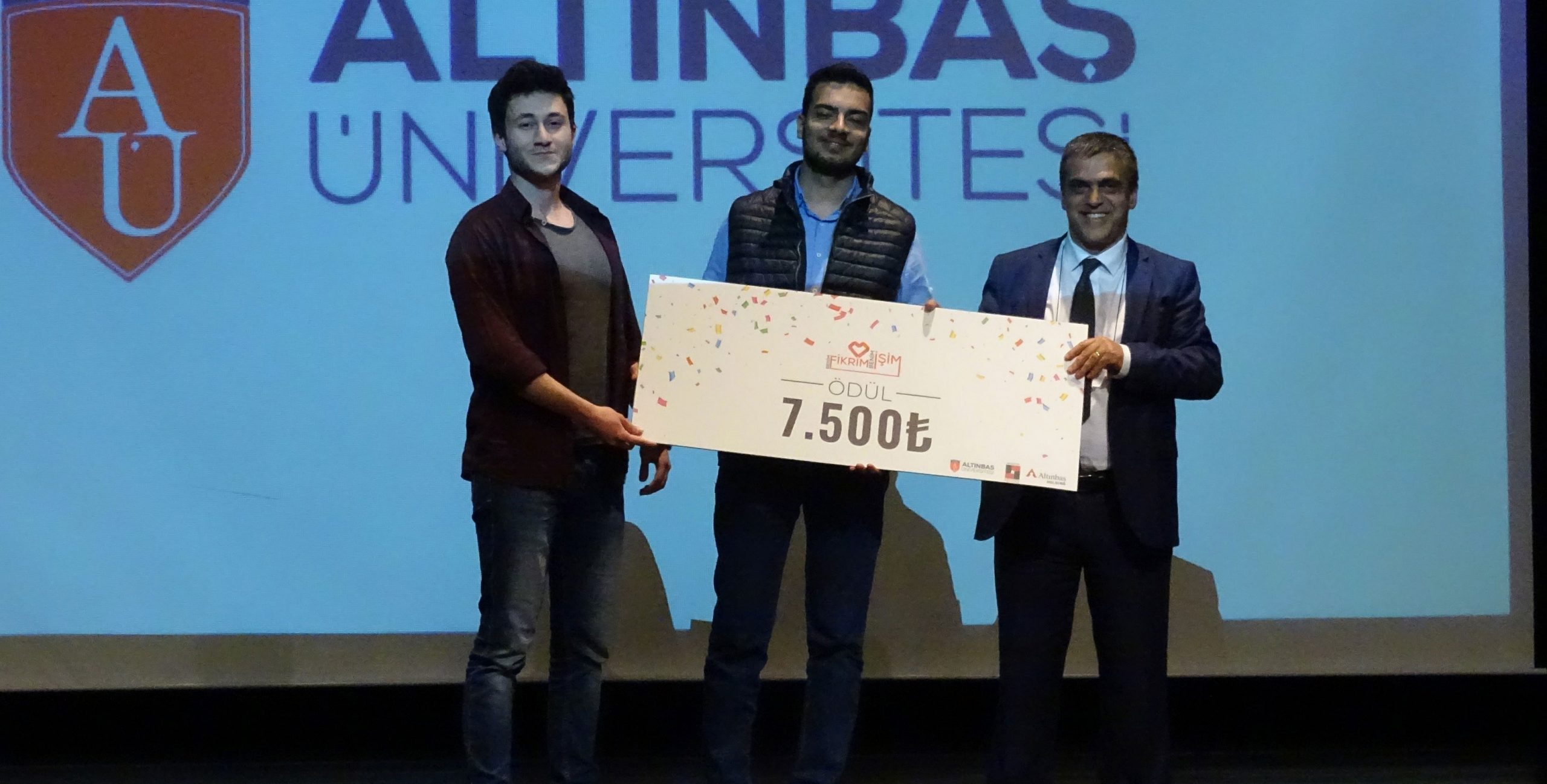 Altınbaş Üniversitesi Diş Hekimliği Fakültesi öğrencileri, geliştirdikleri teknoloji ile implantoloji alanında