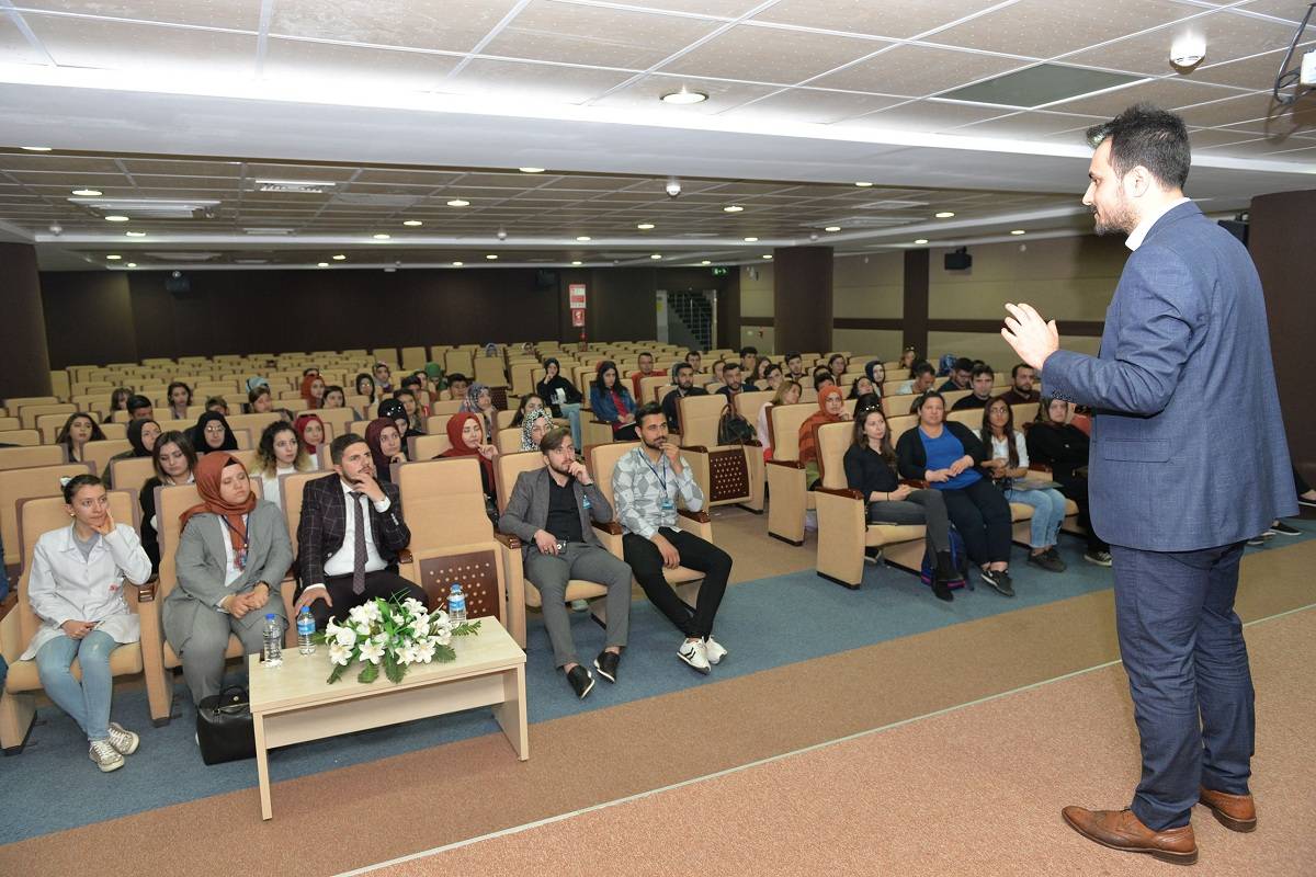 Karamanoğlu Mehmetbey Üniversitesi(KMÜ) ev sahipliğinde 29-30 Nisan tarihlerinde 20 firmanın