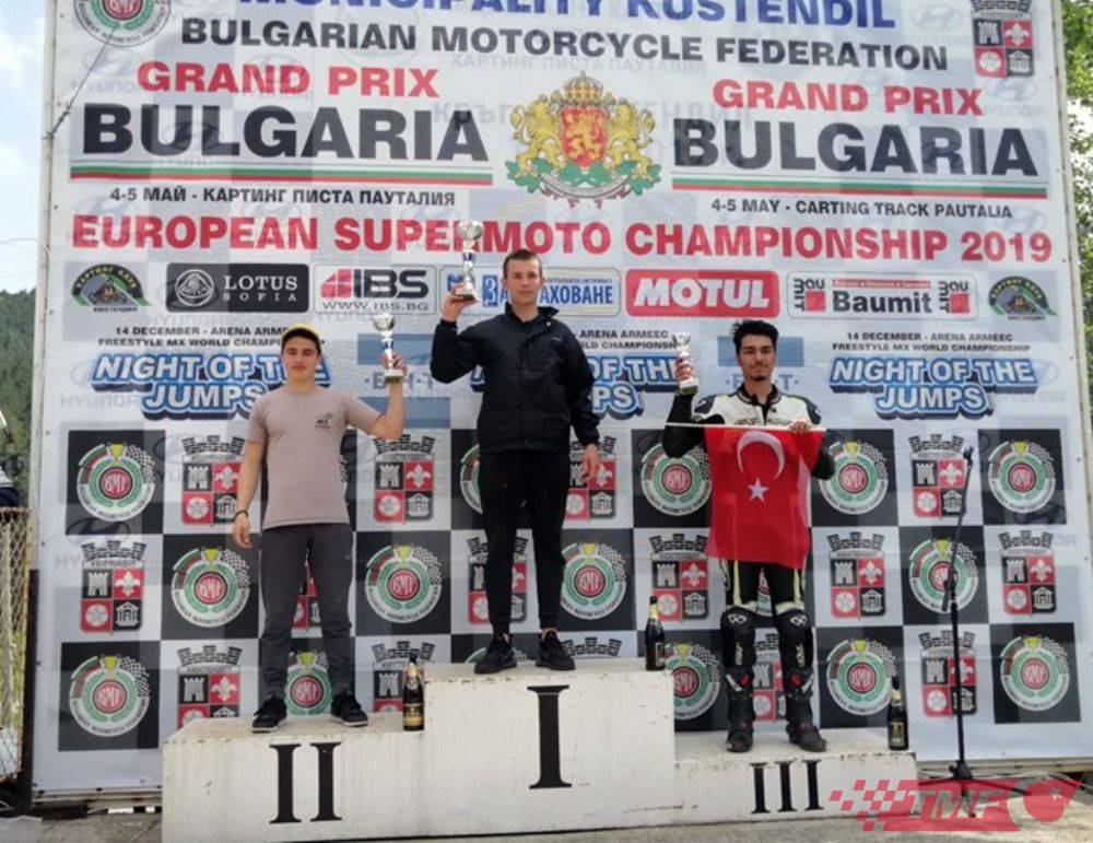 Bulgaristan’da yapılan Balkan Avrupa Süpermoto Şampiyonası’nın açılış ayağında Baran Bulut