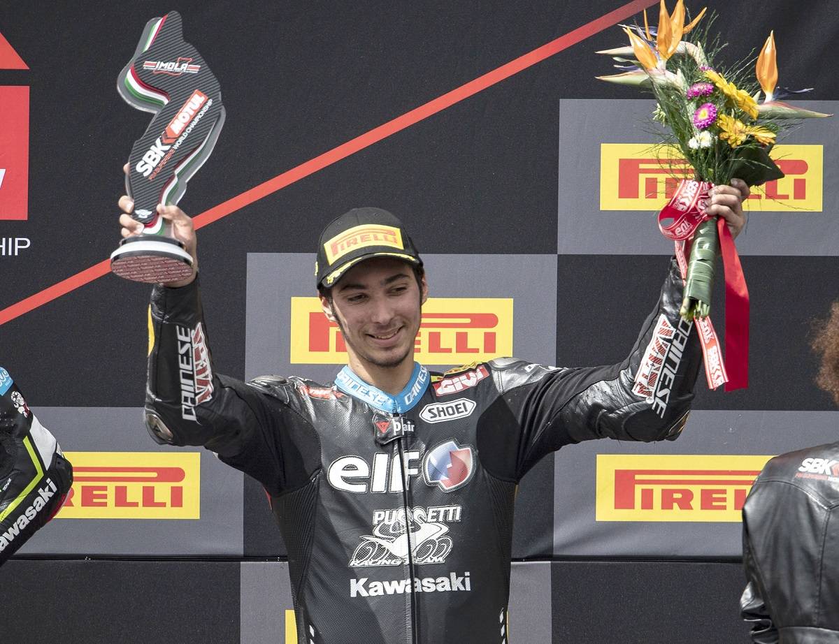 Motosiklet Milli Sporcusu Razgatlıoğlu İtalya’da Kupaya Uzandı Türkiye Motosiklet Milli sporcusu Toprak Razgatlıoğlu, Dünya Superbike Şampiyonası’nın İtalya’da