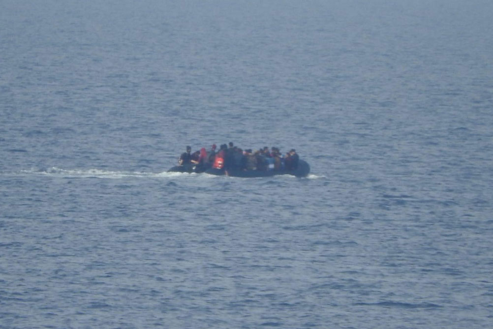 Milli Savunma Bakanlığı Deniz Kuvvetlerince Bodrum açıklarında 41 düzensiz göçmen