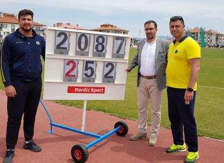 Kütahya’daki U20 Atletizm Ligi 1. kademesinde Alperen Karahan, gülle atmadaki