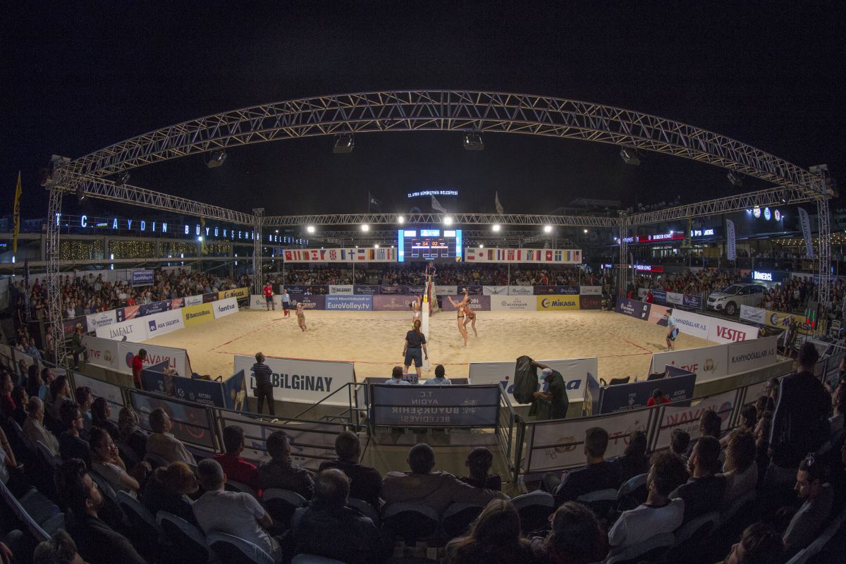 FIVB Plaj Voleybolu Dünya Turu Aydın Etabı’nda 2. Gün Sona Erdi Aydın Büyükşehir Belediyesi ve Türkiye Voleybol Federasyonu işbirliği ile Aydın