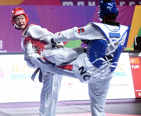 Nafia Kuş Taekwondo’da Dünya 3.’sü Oldu Büyükler Dünya Taekwondo Şampiyonası’nın ilk gününde milli taekwondocu Nafia Kuş,