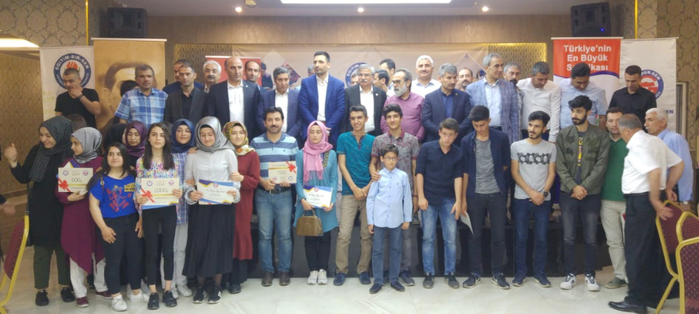 Eğitim-Bir-Sen tarafından başlatılan ‘Bir Bilenle Bilge Nesil’ projesi hakkında konuşan