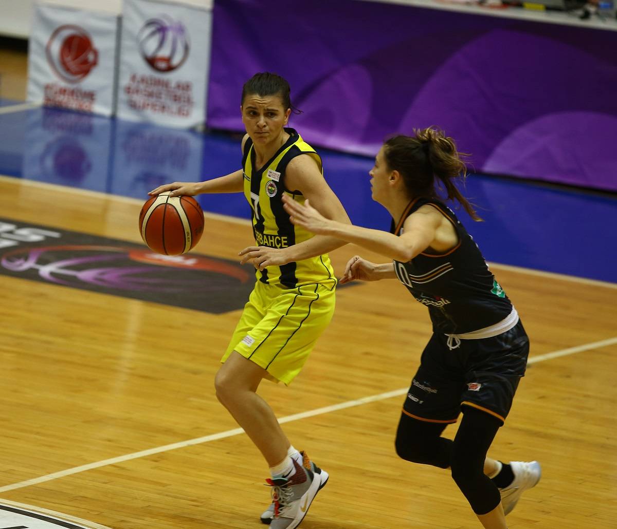 Potanın Kraliçeleri Final Serisinde 2-1 Öne Geçti Fenerbahçe Kadın Basketbol Takımı, KBSL play-off final serisi üçüncü maçında