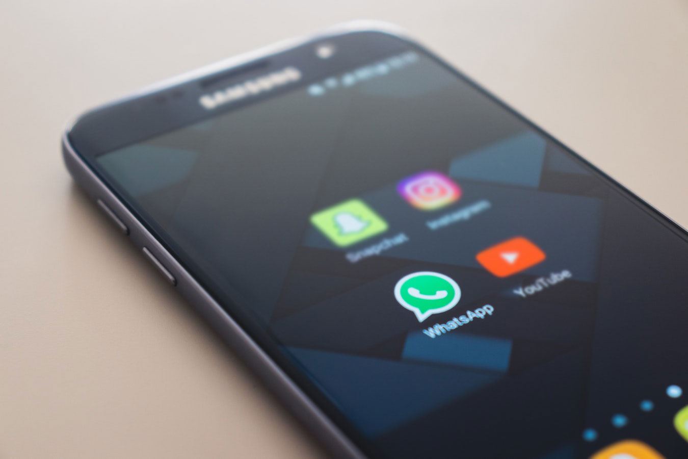 WhatsApp’ta reklam dönemi başlıyor. 2020 yılından itibaren WhatsApp’ta da reklamlar