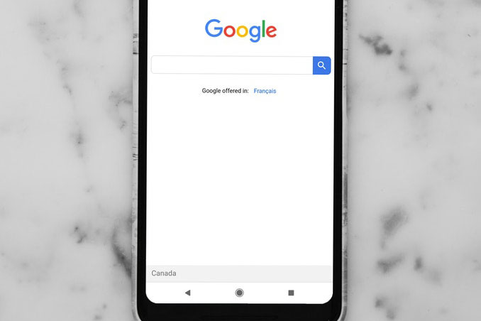 Google, mobil üzerindeki ara yüzünün değişeceğini açıkladı. Daha net ve