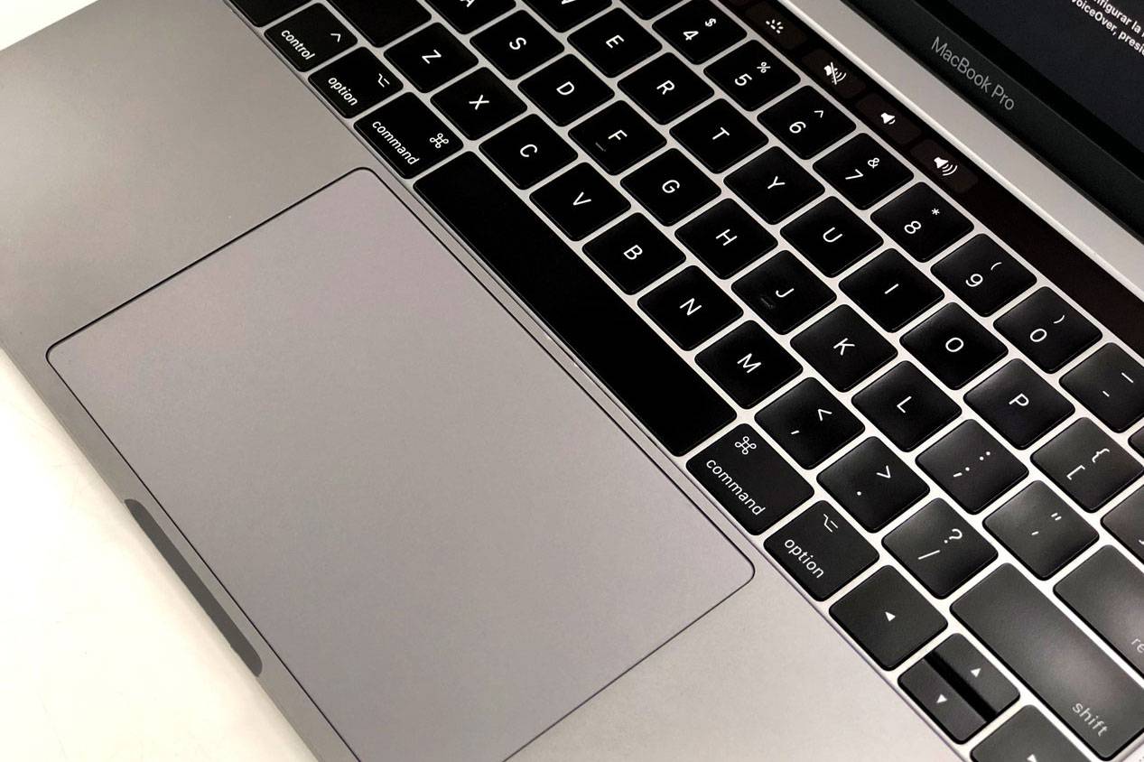 Apple, bazı MacBook modelleri için klavyeleri ücretsiz değiştireceğini açıkladı. Apple’ın