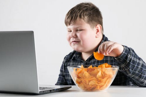 Teknoloji Bağımlılığı Obez Yapıyor Teknoloji bağımlılığının giderek arttığını belirten Çocuk Sağlığı ve Hastalıkları Uzmanı