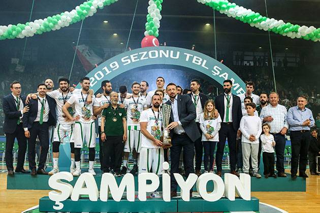 TBL’de Şampiyonluğa Ulaşan Bursaspor Durmazlar Kupasını Aldı Türkiye Basketbol Ligi’nde 30 hafta süren normal sezonu ilk sırada