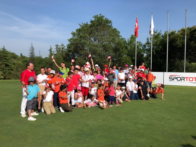 Küçük Golfçüler İstanbul’da Yarıştı Türkiye Golf Federasyonu’nun 2019 faaliyet programında yer alan TGF Yerel