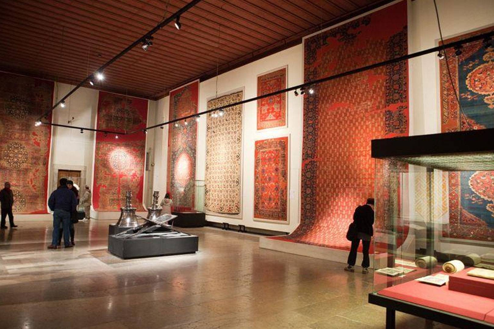 Türk İslam Eserleri Müzesi, Ramazan Boyunca Geç Saatlere Kadar Açık İstanbul Sultanahmet meydanında bulunan ve özellikle Ramazan aylarında ziyaretçilerin akınına