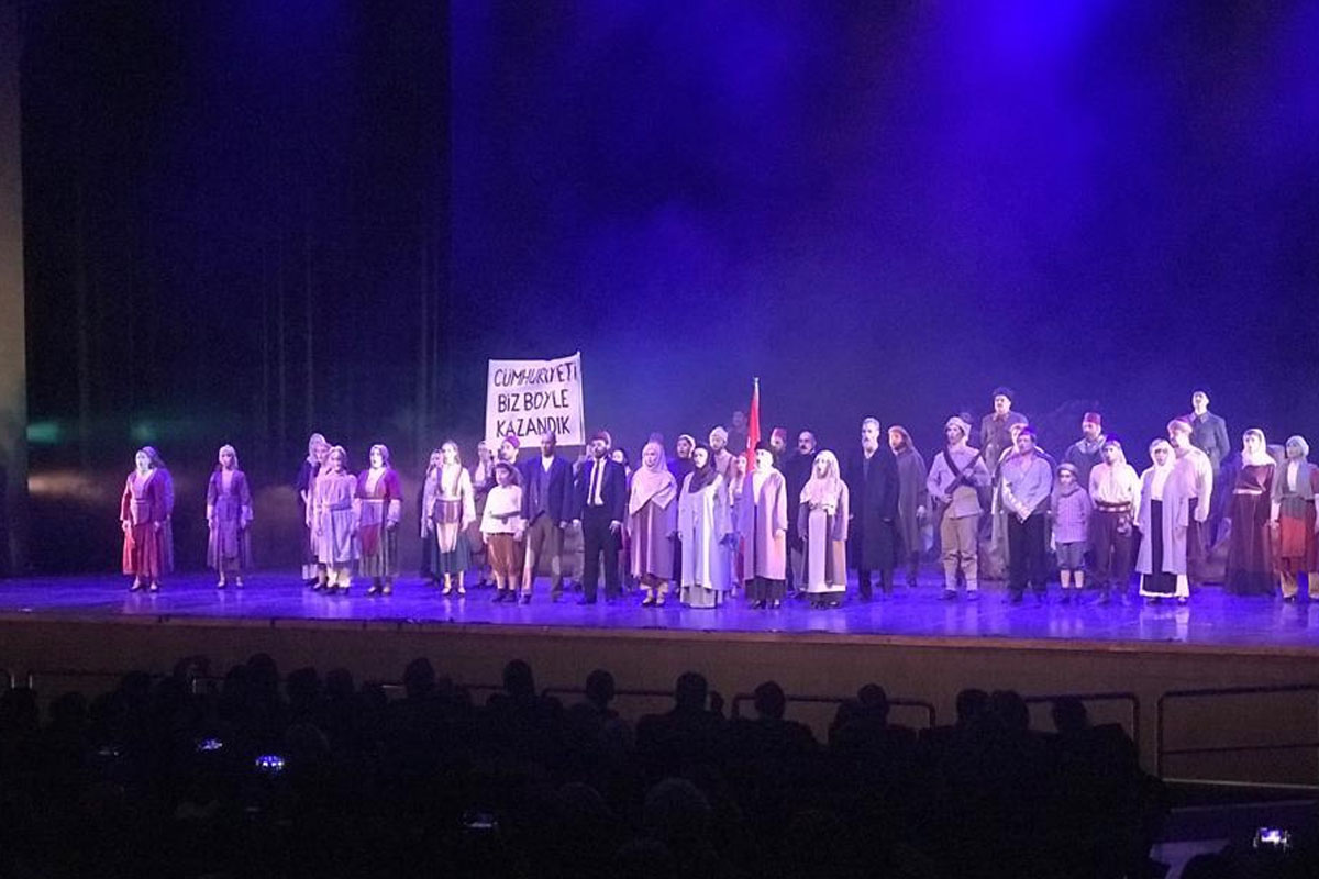 Dünya prömiyeri İstanbul’da yapılan “Yeniden Doğuş” operası, izleyicilerine unutulmaz anlar