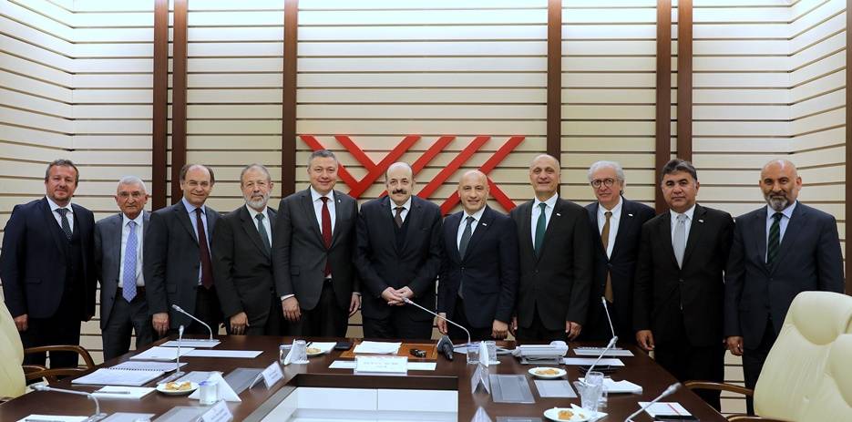 “Üniversiteden endüstriye nitelikli insan gücü” kapsamında, YÖK Başkanı Prof. Dr.