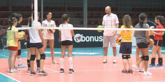 Galatasaray Voleybol altyapı seçmeleri Galatasaray Taç Spor Tesisleri’nde gerçekleştirildi. 2006,2007,2008