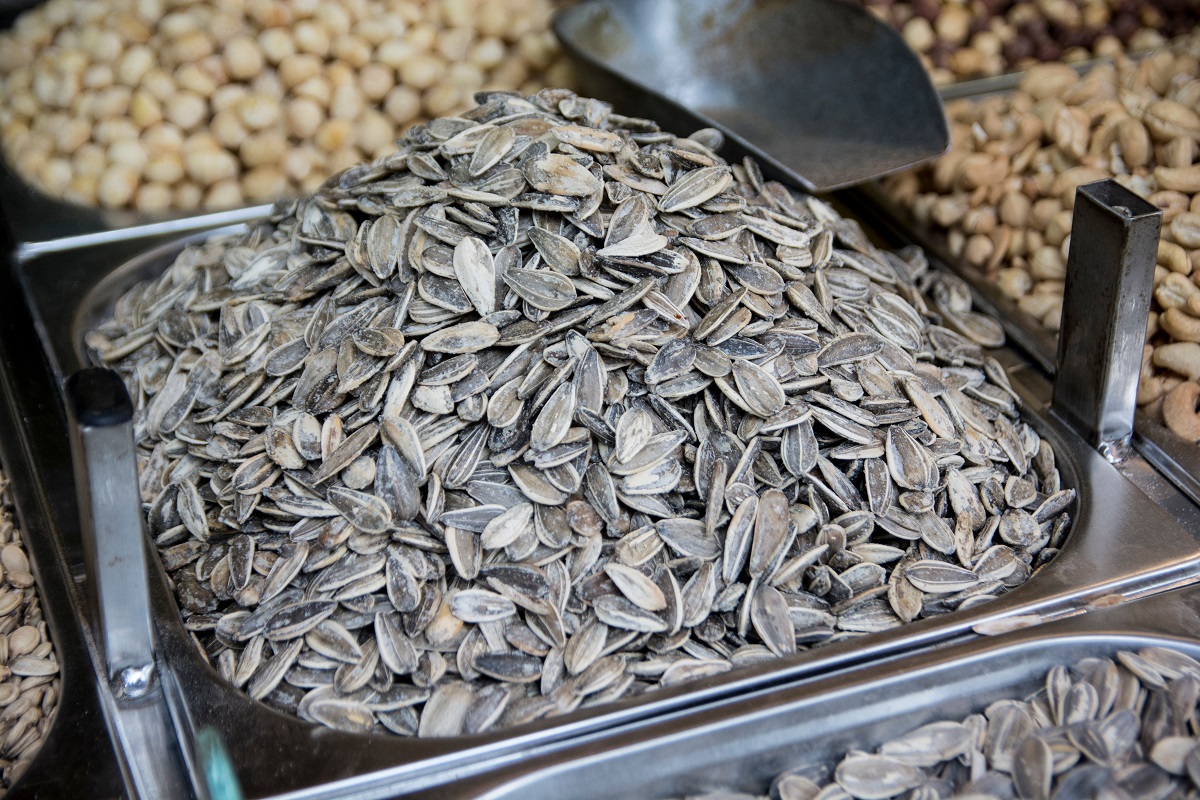 Ay Çekirdeği ve Kabak Çekirdeğindeki Büyük Tehlike! Gıda Güvenliği Derneği Başkanı Samim Saner, açıkta satılan ay çekirdeği