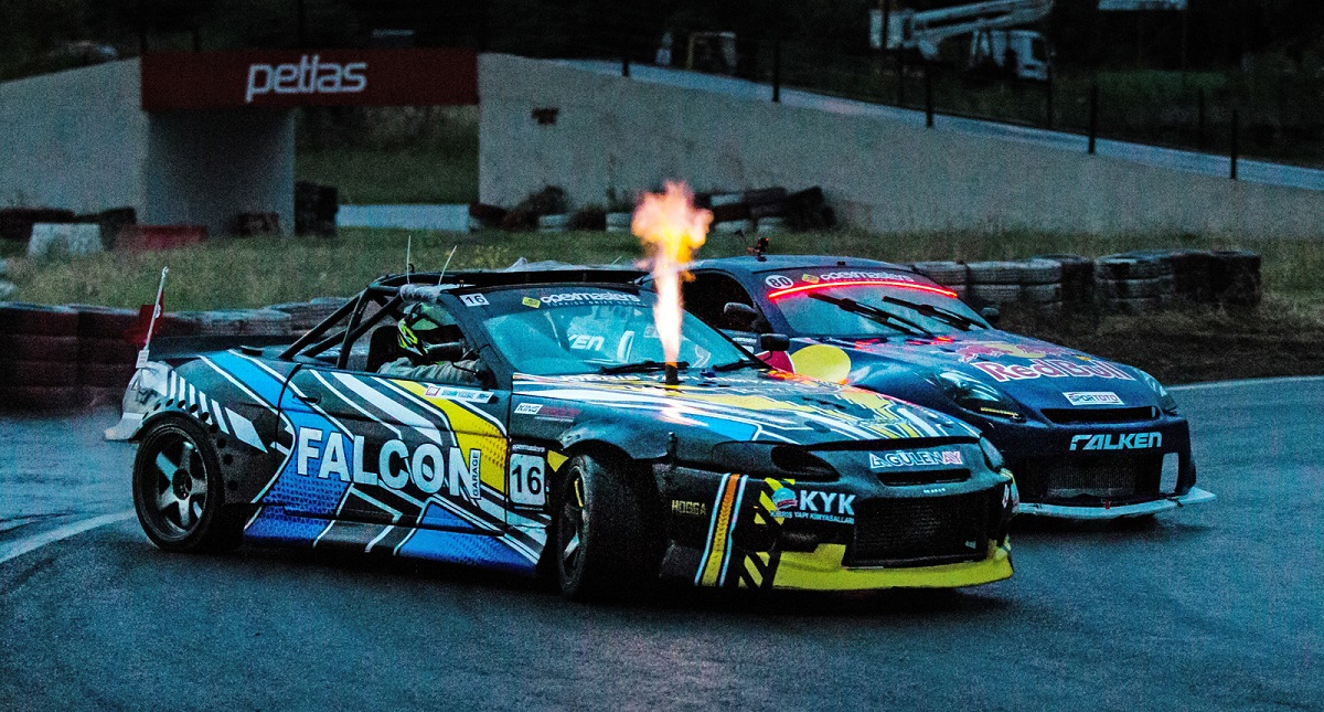 Kapı Kapıya Mücadele Nefes Kesti Drift Otomobil Sporları Kulübü tarafından TOSFED Körfez Yarış Pisti’nde düzenlenen