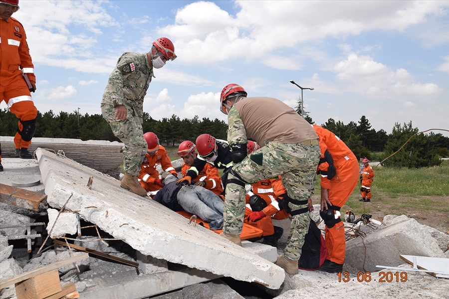 Ankara’da başarılı bir şekilde gerçekleştirilen Türkiye-Azerbaycan-Gürcistan Deprem Arama Kurtarma (DAK)