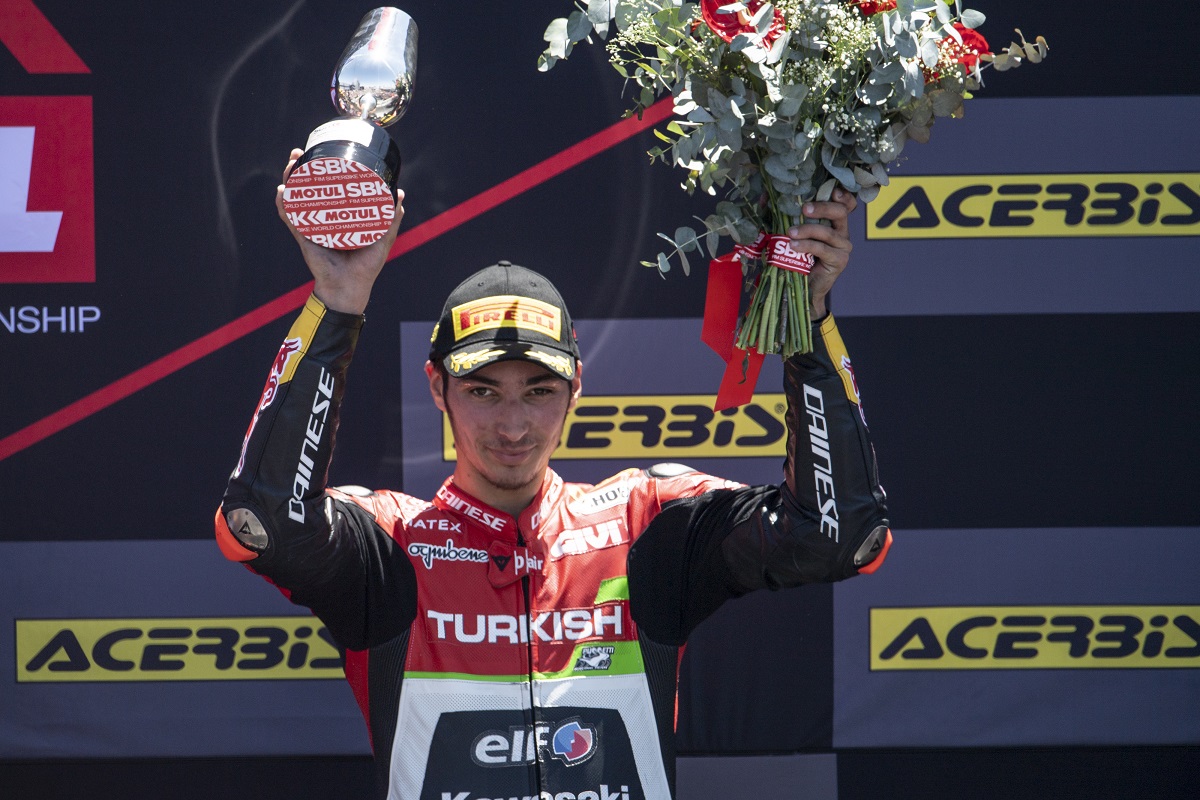 Milli sporcu Toprak Razgatlıoğlu, Dünya Superbike Şampiyonası’nın İspanya’daki yarışında 3.