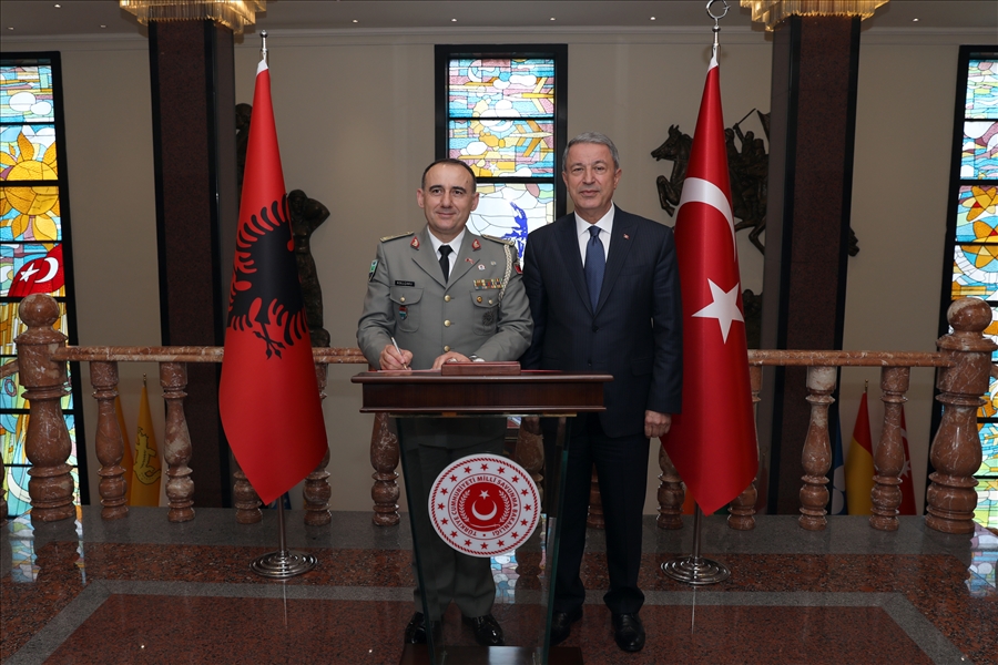 Genelkurmay Başkanı Orgeneral Yaşar Güler’in davetlisi olarak Ankara’da bulunan Arnavutluk