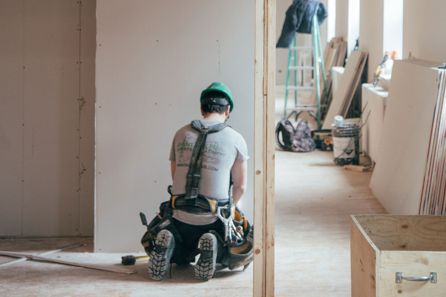 Çevre ve Şehircilik Bakanı Murat Kurum, engellilere uygun projelendirilmemiş binalara