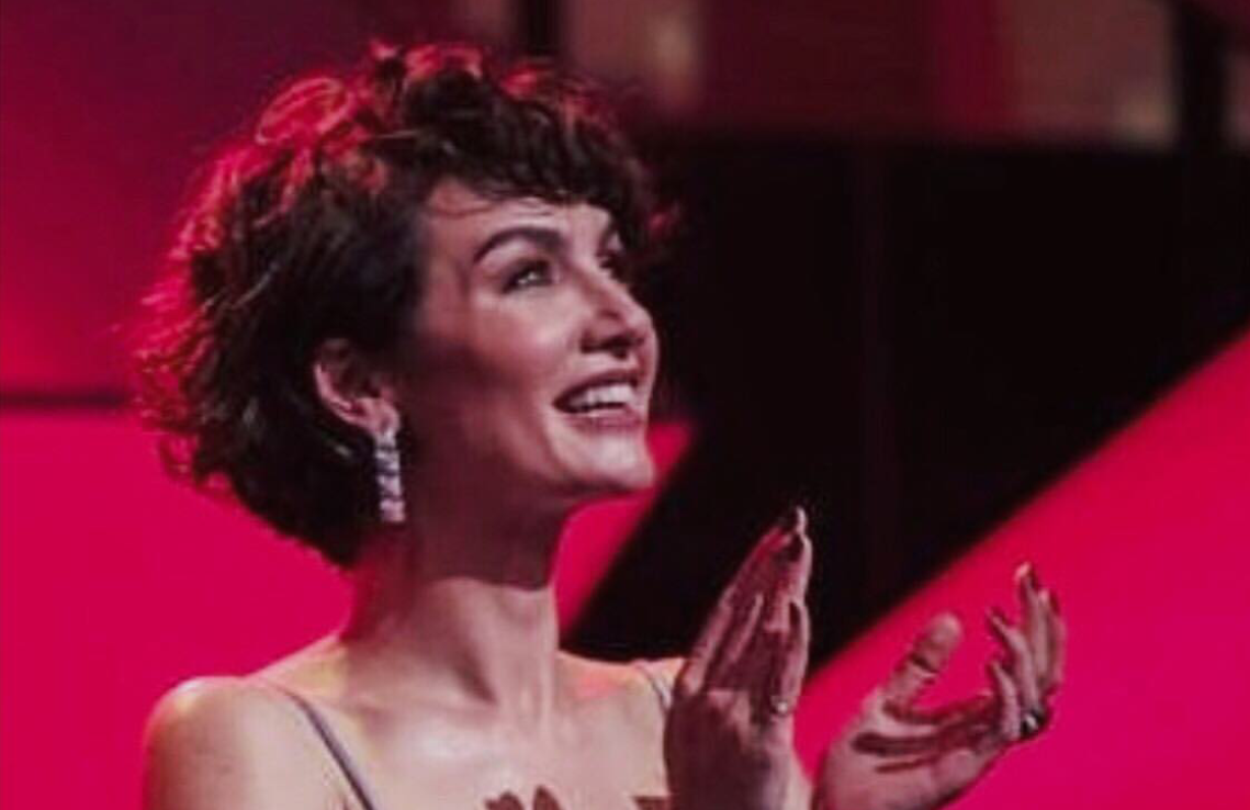 Birce Akalay Yeni Yaşını Kutluyor 35 yaşına giren oyuncu Birce Akalay kendisine gelen doğum günü