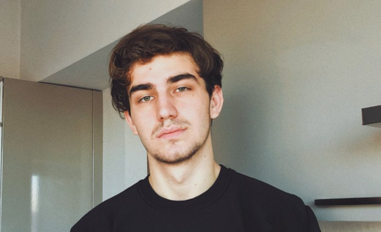 Berkcan’dan Yeni Şarkı İnstagram fenomeni Berkcan Güven yeni şarkı çıkardı. 2015’ten beri instagram