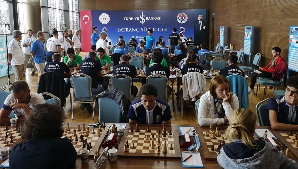 Konya’da davam etmekte olan Türkiye İş Bankası Satranç Süper Liginde