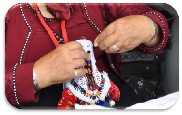 Bakanlıktan 133 Sanatçıya “Sanatçı Tanıtma Kartı” Türkiye’de geleneksel sanatları ve sanatçıları desteklemek, yeni ustalar yetiştirmek, geleneksel