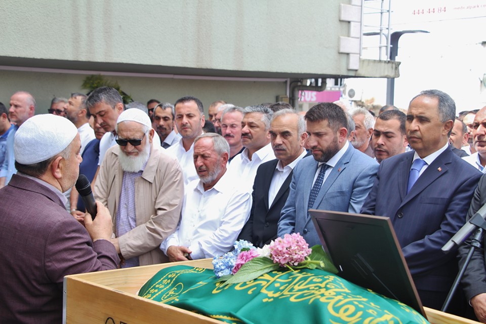 Başkan Atlı Dualarla Uğurlandı Geçirdiği rahatsızlık sonrası Samsun’da tedavi gördüğü hastanede hayatını kaybeden Ulubey