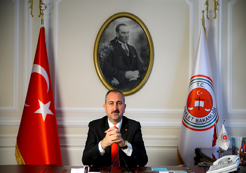 Pendik’teki magandalarla ilgili açıklama yapan Adalet Bakanı Abdulhamit Gül “Hukuk