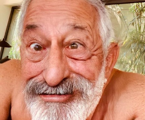 Ünlüler de son günlerde popüler olan FaceApp modasına uydu. Ünlü