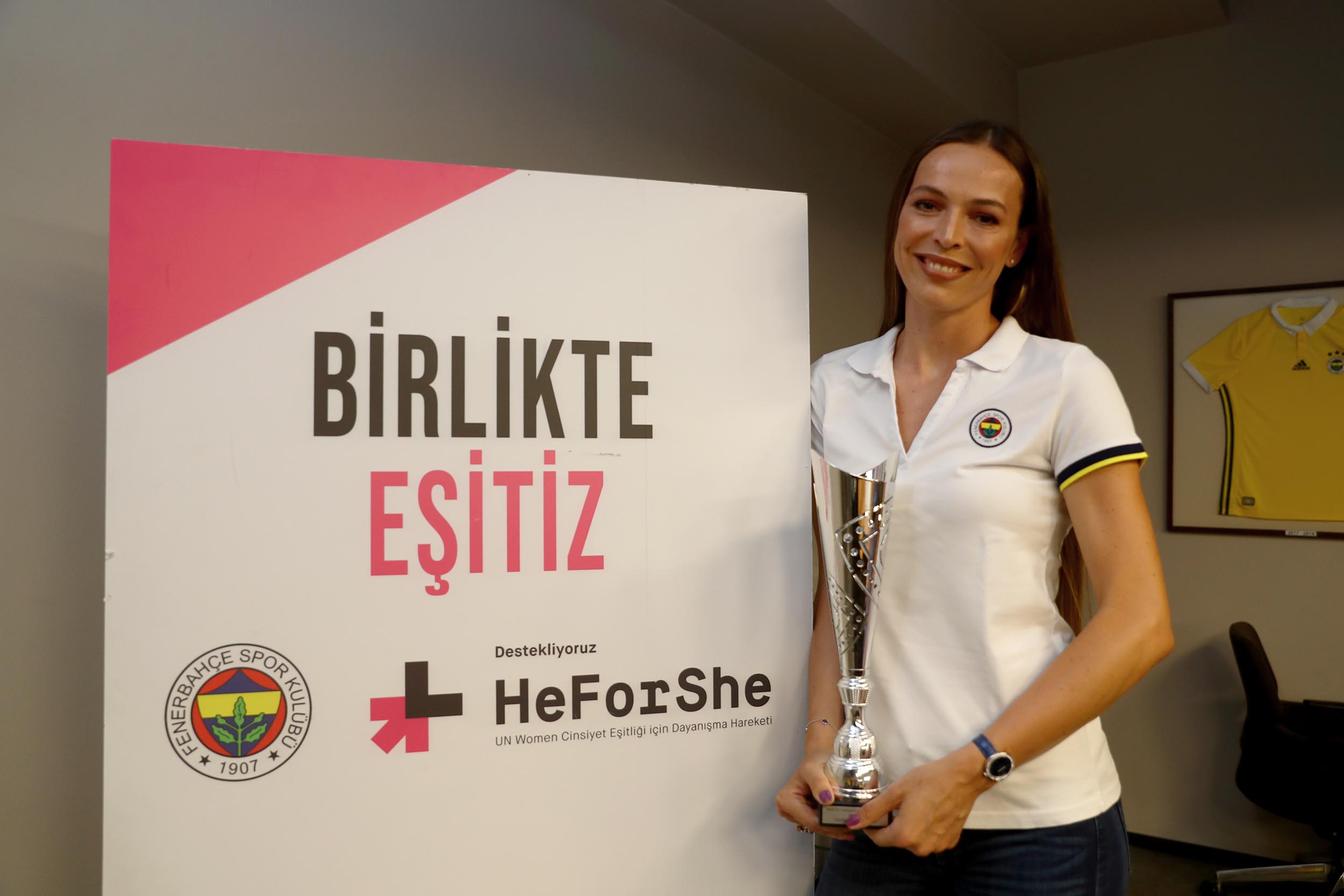Fenerbahçe Opet Kadın Voleybol Takımı Kaptanı Eda Erdem Dündar, Fenerbahçe