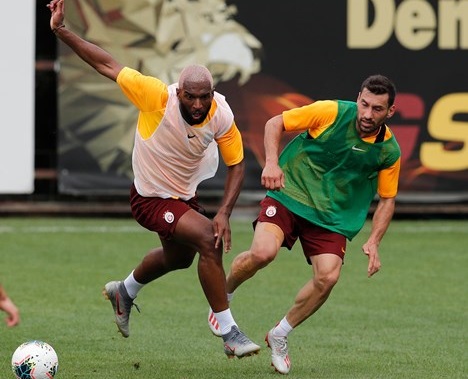Şampiyon Galatasaray, 2019-2020 sezonu hazırlıklarını haftasonu yaptığı antrenmanla devam etti.