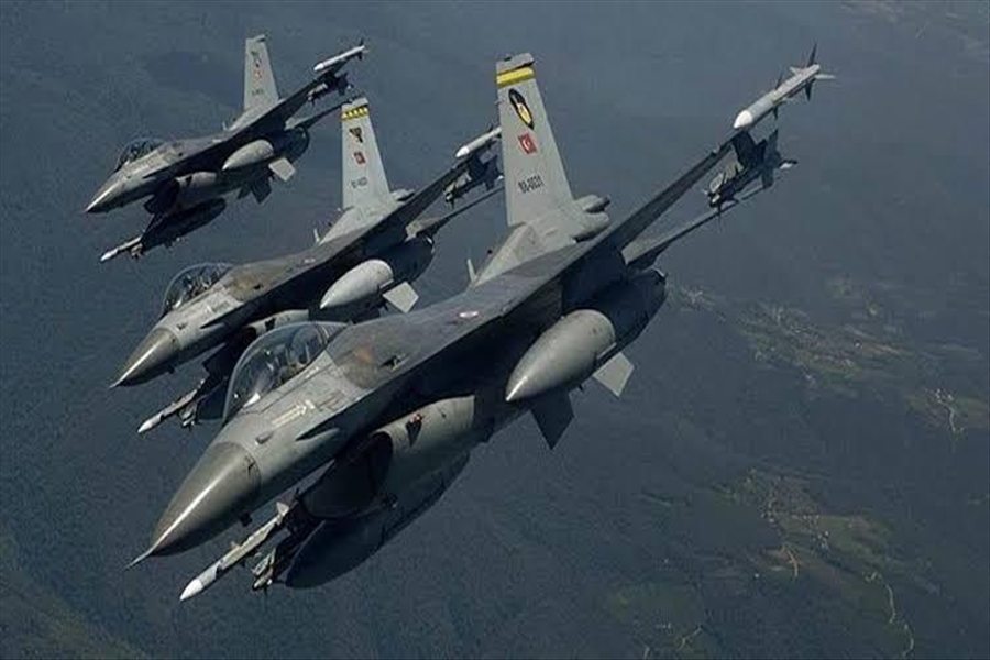 Komandolarımız Pençe Harekâtıyla teröristlerin inlerine girmeyi sürdürürken hava harekâtlarıyla da