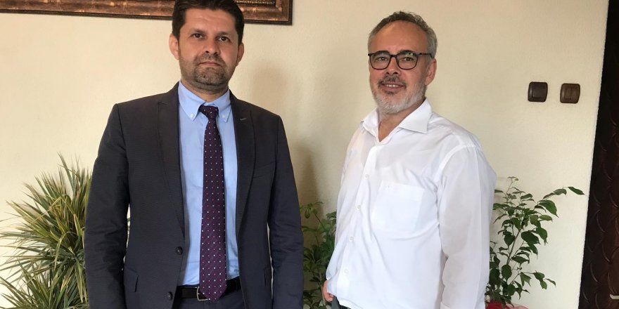 İzmir İl Sağlık Müdürü Op. Dr. Mehmet Burak Öztop, geceleri
