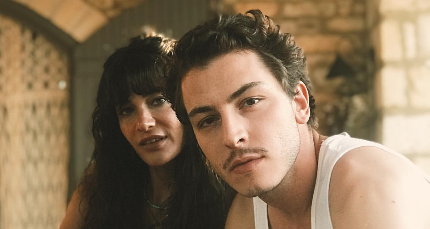 Boran Kuzum’dan Set Görüntüleri Yeni film çekimine başlayan oyuncu Boran Kuzum set arkadaşlarıyla fotoğraf